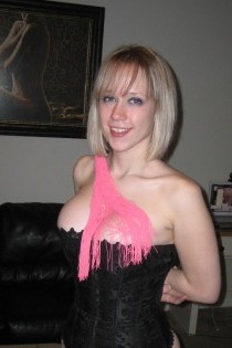 , 23  female escort, delrio